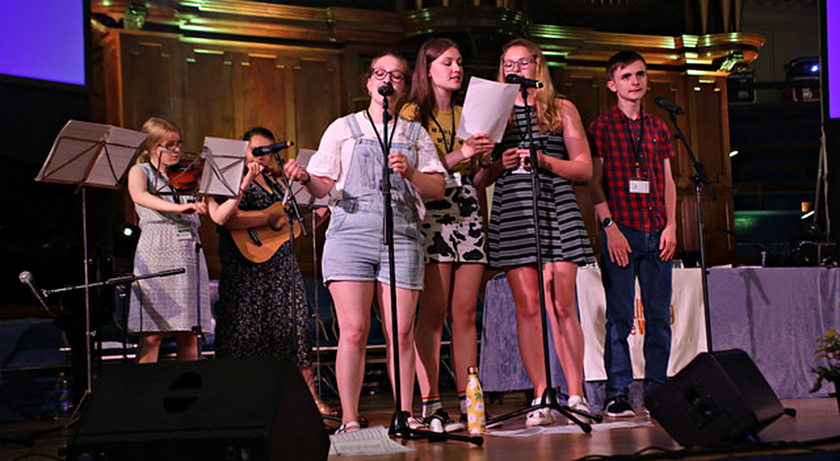 Youngsters singing